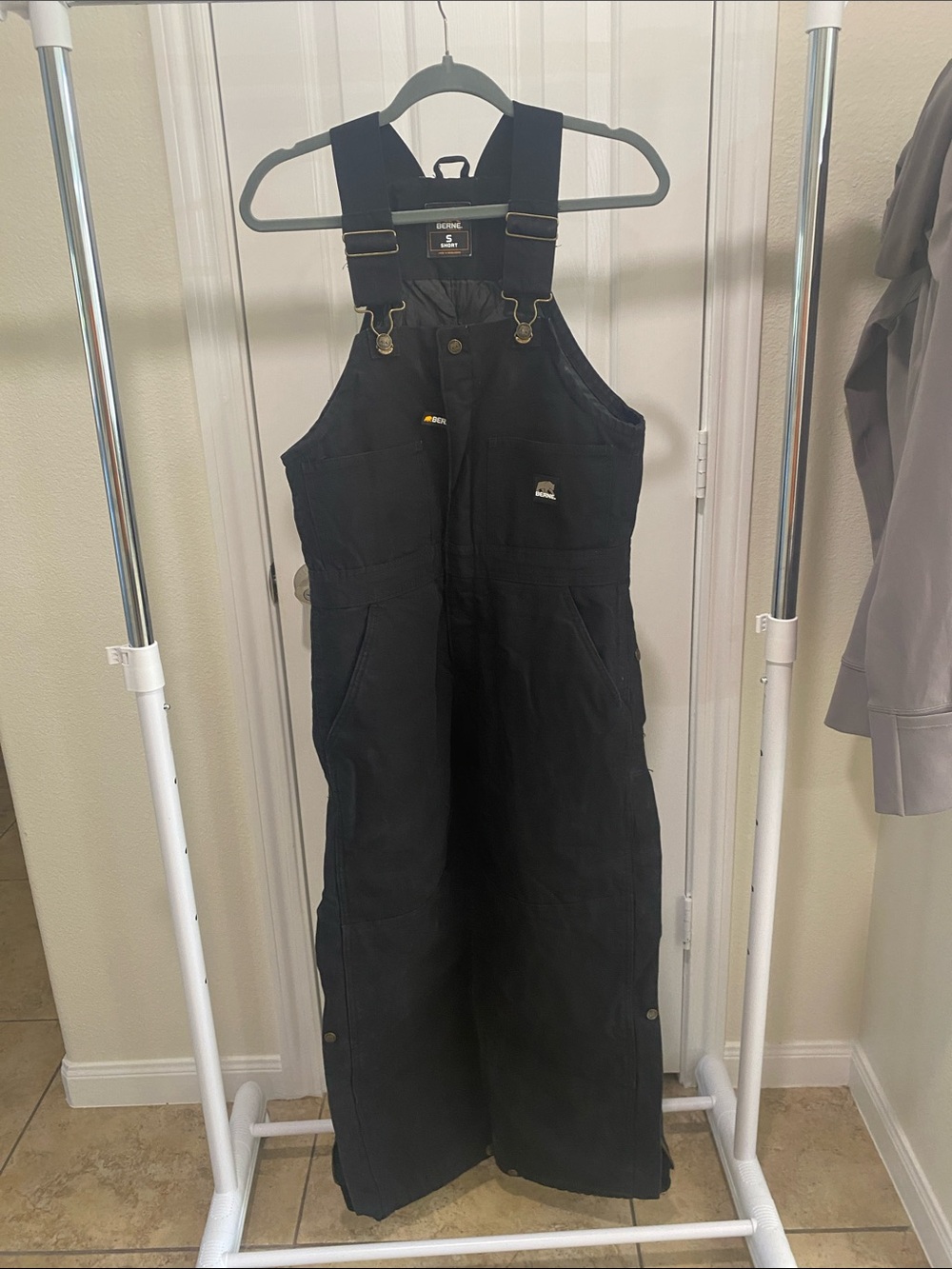 Berne Men’s Insulated Bib Overalls with Adjustable Straps Size S Short